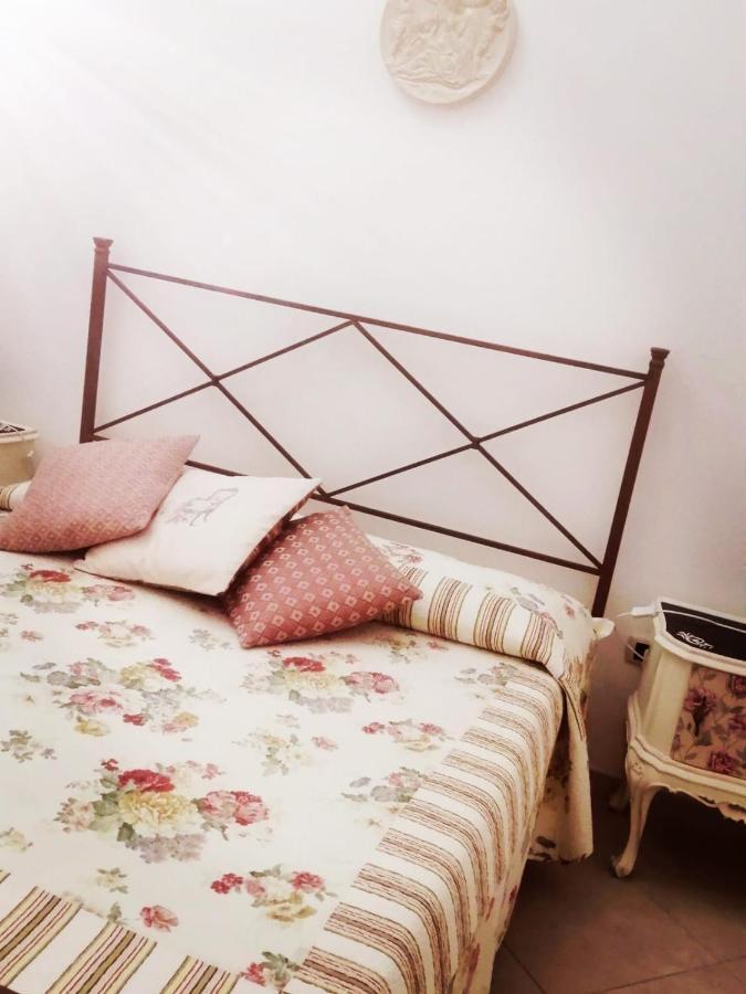 B&B A Due Passi มาร์ตินาฟรังกา ภายนอก รูปภาพ