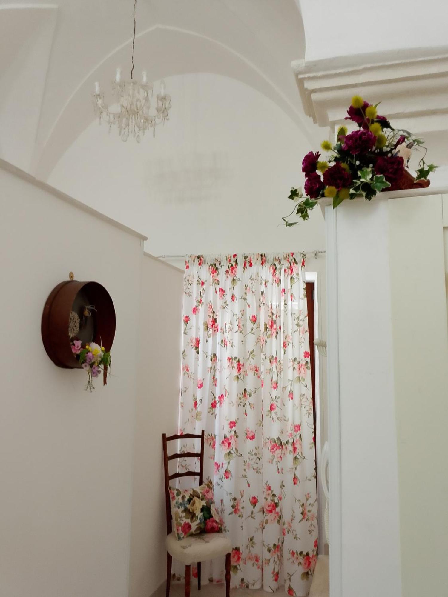 B&B A Due Passi มาร์ตินาฟรังกา ภายนอก รูปภาพ